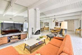 Bright Palm Springs Condo with Patio and Pool Access!